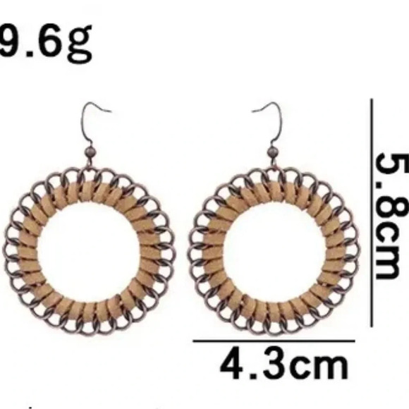 🔵NEW Faux Suede Boho Threaded Drop Hoop Earrings - Picture 3 of 3